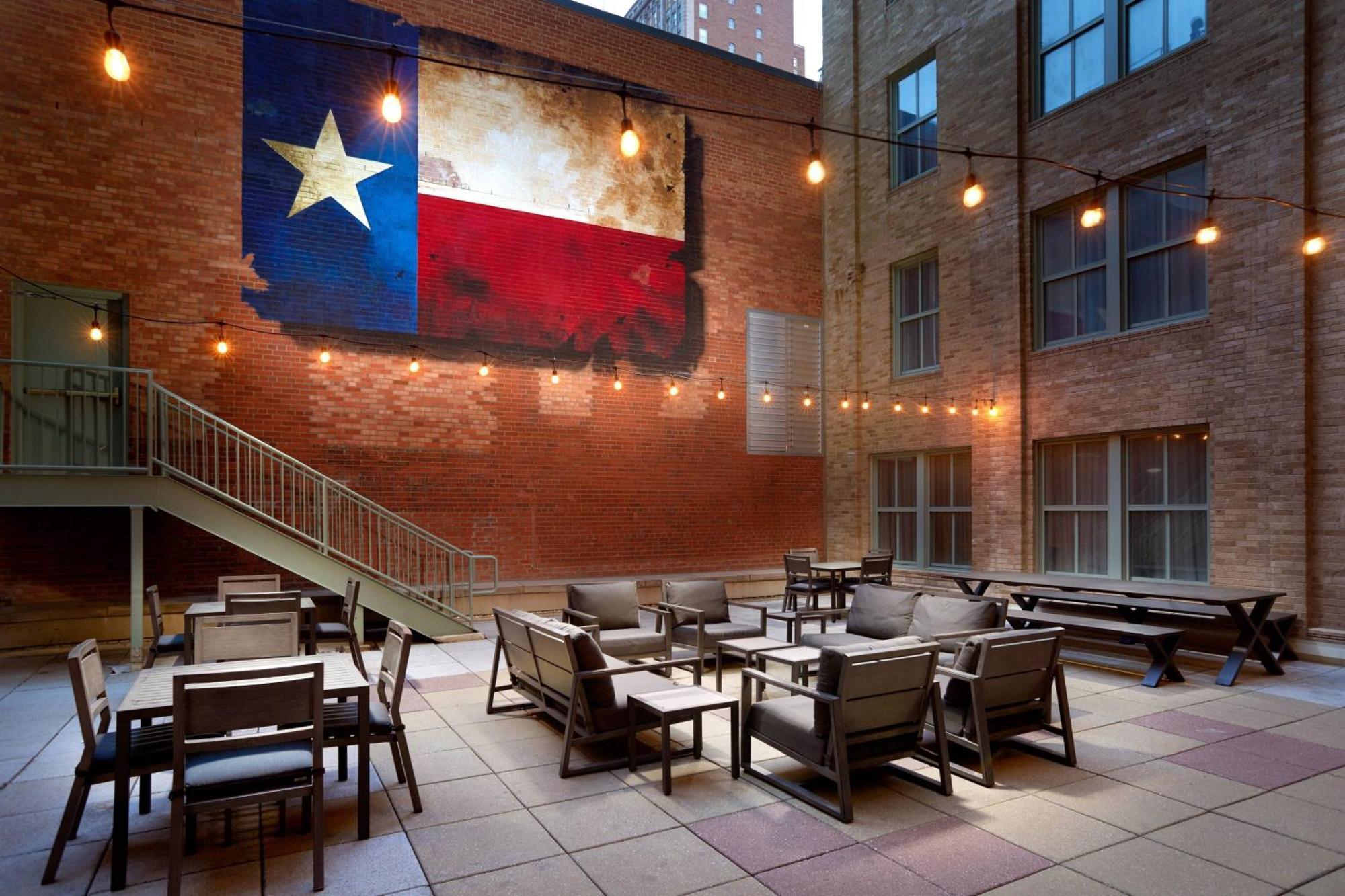 Courtyard Fort Worth Downtown/Blackstone Exterior photo