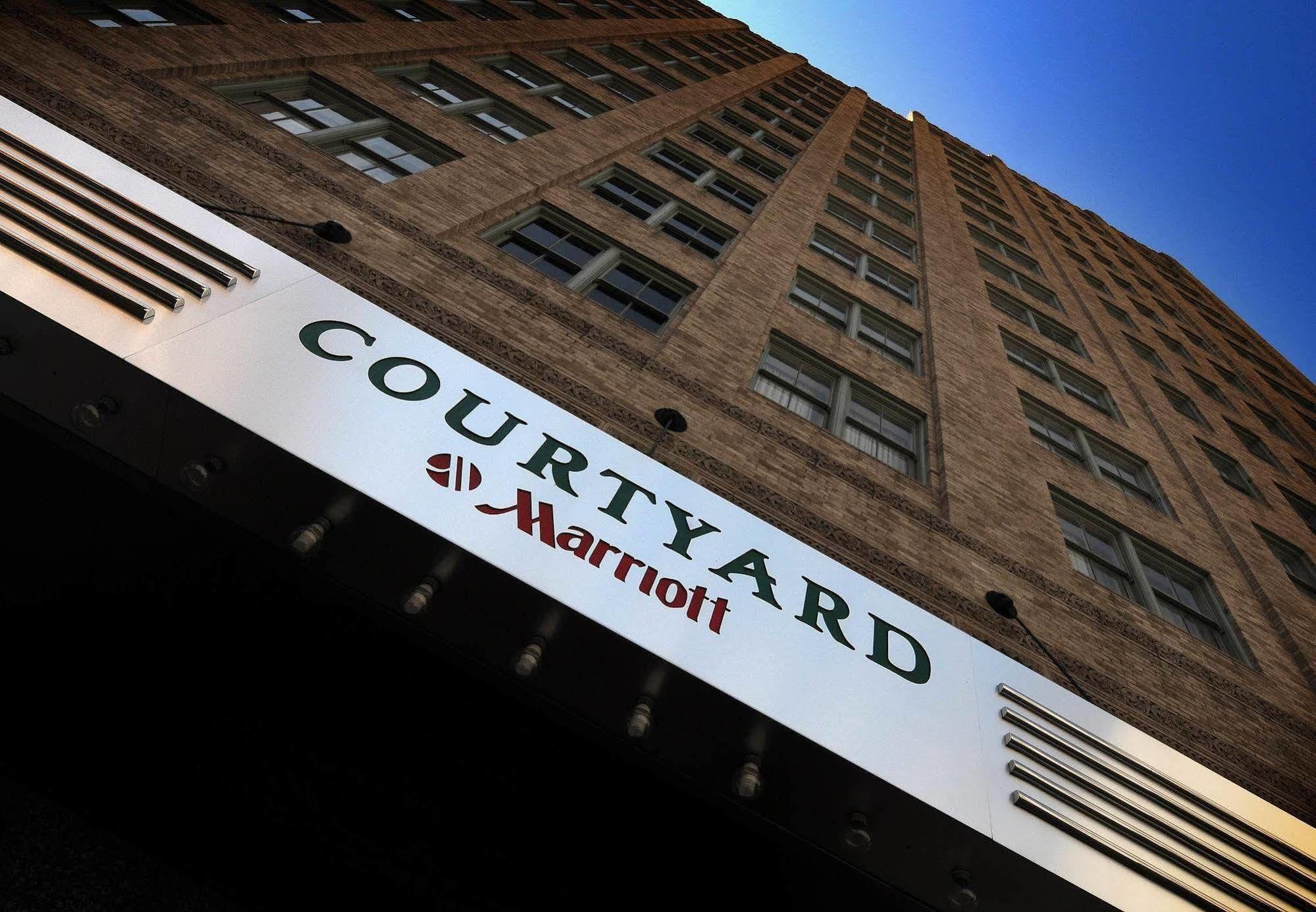 Courtyard Fort Worth Downtown/Blackstone Exterior photo